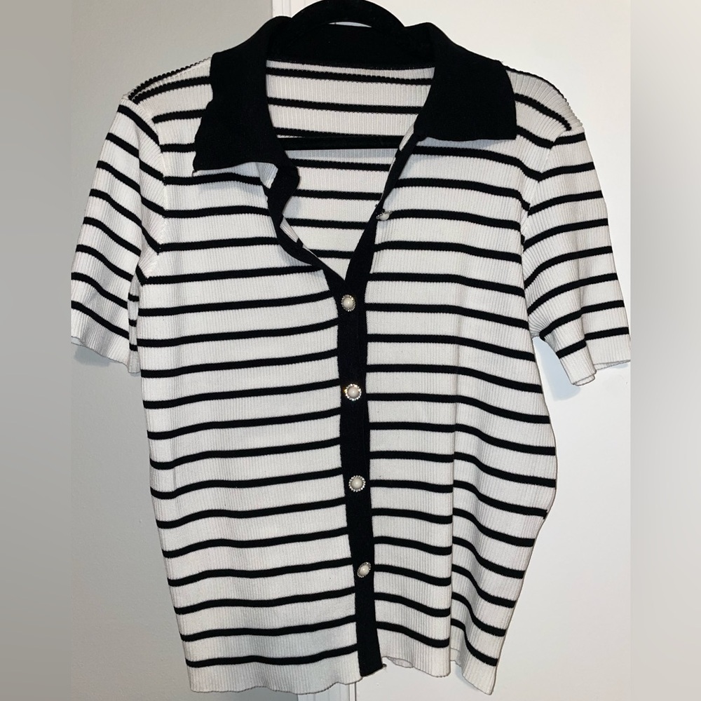 Button down top - Picture 2 of 4